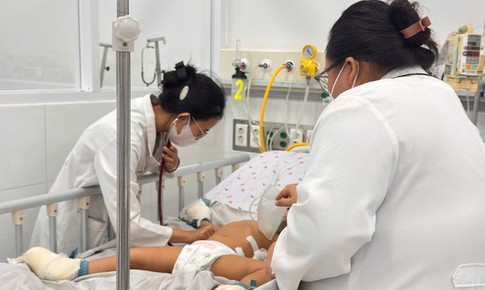 Thủ tướng yêu cầu khẩn trương khắc phục hậu quả vụ cháy xe khách làm 7 người tử vong tại Đồng Nai