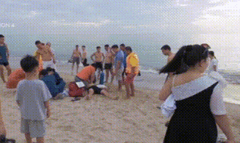 Nhóm y bác sĩ Tuyên Quang hồi sinh nạn nhân đuối nước trên bãi biển Nhật Lệ