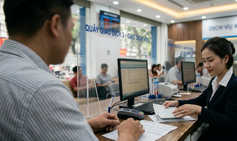 Truy tố vắng mặt cựu giám đốc chi nhánh ngân hàng trong vụ lừa đảo 15 năm trước