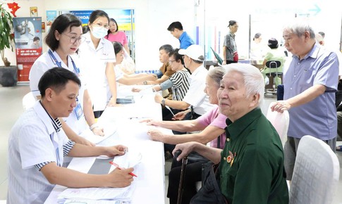 Khám sức khỏe miễn phí cho 100 người cao tuổi diện chính sách nhân Ngày Thương binh - Liệt sĩ