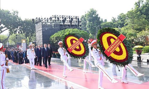 Lãnh đạo Đảng, Nhà nước tưởng niệm các Anh hùng liệt sĩ và viếng Chủ tịch Hồ Chí Minh