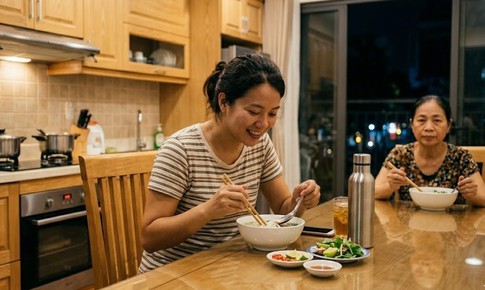 Thường xuyên ăn tối muộn, cơ thể có thể đối mặt với những vấn đề gì?
