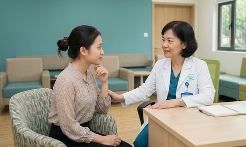Tiêm phòng HPV rồi có cần khám tầm soát ung thư cổ tử cung không?