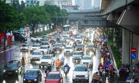 Nhiều khu vực mưa to sáng nay, cảnh báo sạt lở ở 10 tỉnh thành