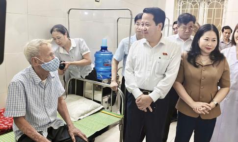 Khảo sát thực tế tại Lào Cai, kiến nghị tháo gỡ 'điểm nghẽn' nhân lực cho y tế cơ sở