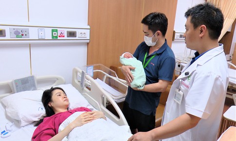Người bác sĩ 'mò mẫm' mở ra hy vọng cho những ca bệnh chưa có tiền lệ