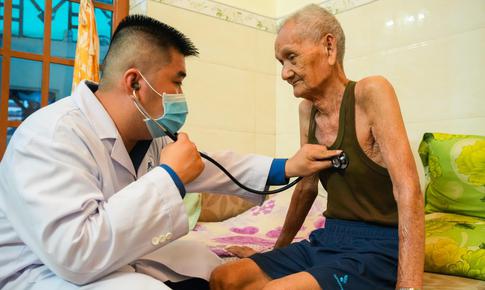 Ngành y tế TPHCM tri ân các Anh hùng liệt sĩ, chăm sóc sức khỏe người có công