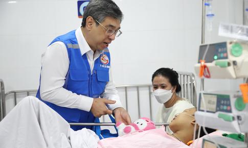 TPHCM chung tay tiếp sức 1.000 trẻ em mắc bệnh hiểm nghèo