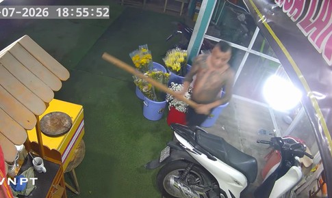 Gã đàn ông ở Đồng Tháp đánh vợ cũ, đập phá tiệm hoa làm một người bị thương