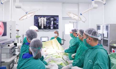 Bệnh viện Hữu nghị Việt Tiệp phẫu thuật thành công hai ca lõm lồng ngực bẩm sinh ở trẻ em