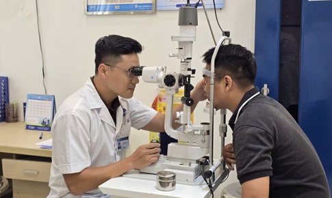 Hà Nội hỗ trợ chi phí điều trị tật khúc xạ: Cơ hội tháo kính cho người trẻ từ 18 đến 35 tuổi