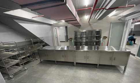 Tiêu chuẩn VSATTP cho thiết bị bếp công nghiệp: Vì sao inox 304 được khuyên sử dụng?