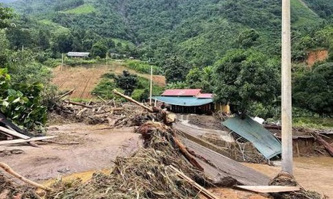 Mưa dông mạnh gây thiệt hại nặng ở Lào Cai và Lai Châu