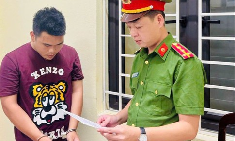 Nam thanh niên cầm 'phóng lợn' chống đối CSGT trong đêm