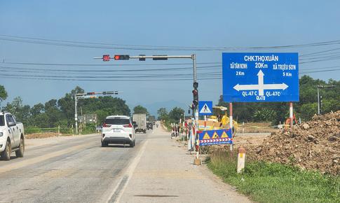 Bao giờ hai dự án đường nối đi Cảng hàng không Thọ Xuân mới hoàn thành?