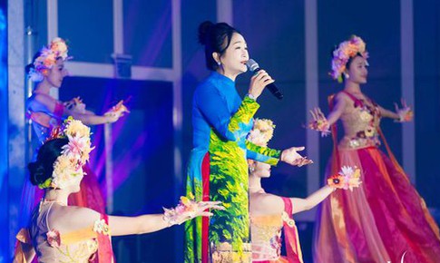 Đại tá, NSND Vi Hoa - 'chim sơn ca của núi rừng Tây Bắc' khoe giọng hát ở tuổi 61