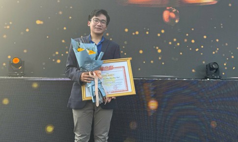 Nam sinh đạt gần điểm tuyệt đối, đỗ ĐH Kiến trúc từng được khen với tác phẩm về làng khoa bảng Đông Ngạc