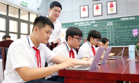 Tránh biến hiệu trưởng thành 'nút cổ chai' sau sáp nhập trường học