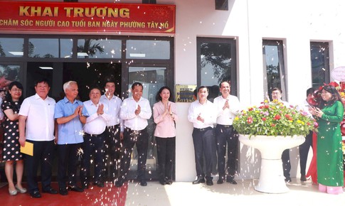 Thứ trưởng Trần Văn Thuấn: Chăm sóc người cao tuổi không thể chỉ bắt đầu khi có bệnh