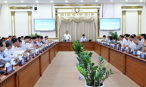 TPHCM: 7 tháng tăng trưởng tích cực, áp lực về đích 2 con số còn lớn