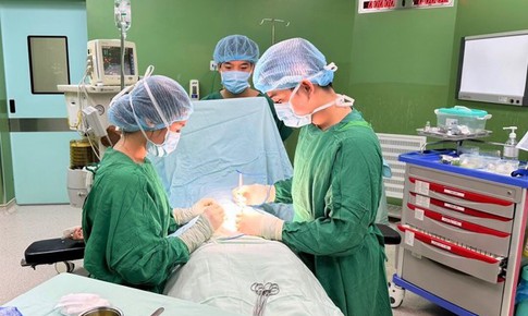 Thanh niên bị gãy dương vật do thói quen tự bẻ khi cương cứng