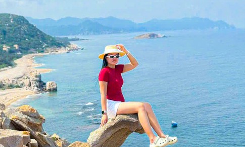 Ngắm 'vịnh xanh' bên triền núi ở Khánh Hòa