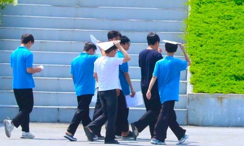 Đề thi lại tốt nghiệp THPT tại Chuyên Tuyên Quang: Môn Hóa, Sinh phân hóa rõ