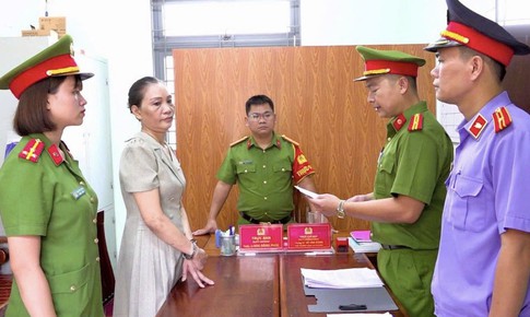 Khởi tố người phụ nữ về hành vi 'Lợi dụng quyền tự do dân chủ, xâm phạm lợi ích của Nhà nước, quyền và lợi ích hợp pháp của cá nhân'