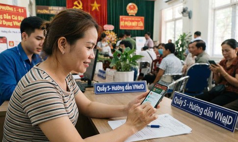 Miễn, giảm nhiều khoản phí khi tích hợp 5 thông tin cơ bản trên ứng dụng VneID