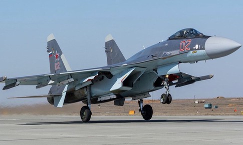 Tiêm kích Su-35 Nga đột nhập sâu vào Ukraine tìm điểm yếu phòng không