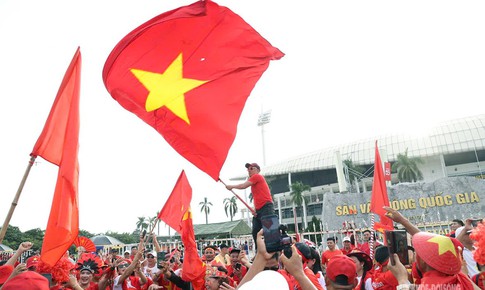 Cờ đỏ sao vàng rực rỡ trước giờ chung kết lượt về ASEAN Cup 2026