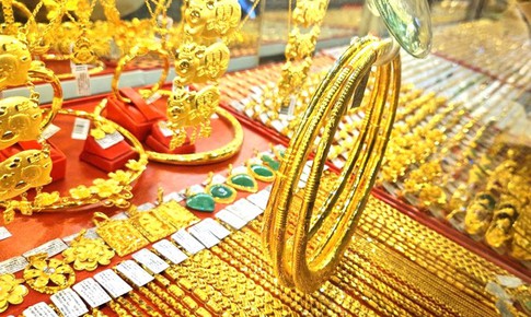 Chốt giá vàng hôm nay ngày 27/8 tiếp đà giảm mạnh