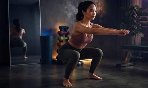 Ngồi xổm đúng cách để cải thiện vóc dáng