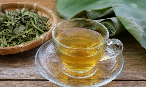 Trà lá sen: Ai nên uống và dùng thế nào để an toàn?