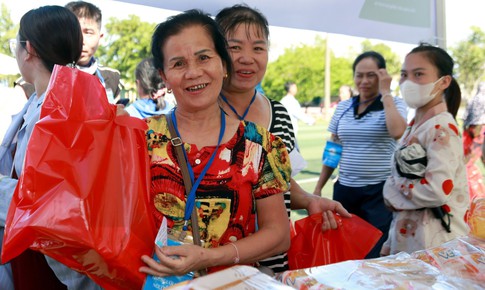 'Hội chợ 0 đồng' mang sẻ chia đến hơn 1.000 người bệnh