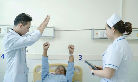 Đột quỵ khi đang làm đồng, bác sĩ khuyên không bỏ lỡ 'giờ vàng'