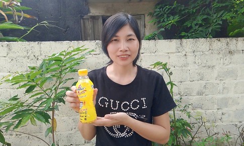 Niềm vui bất ngờ của nữ công nhân: Nhận 50 triệu đồng để trả nợ xây nhà