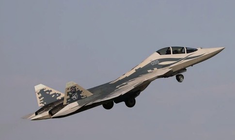 UAV Su-75 có thể trở thành cánh tay nối dài của tiêm kích Su-57D Nga