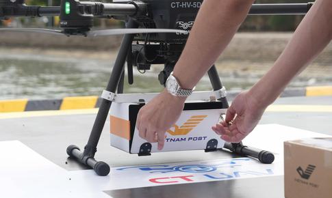 Thử nghiệm, tiến tới nhân rộng vận chuyển bằng UAV ở các tỉnh thành