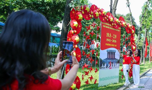 Phố Kim Mã thành điểm check-in rực rỡ dịp Quốc khánh