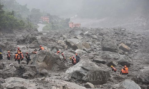 Chạy đua giải cứu 900 người có thể vẫn mắc kẹt trong các hầm thủy điện Nepal