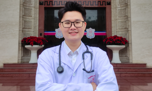 Cơ duyên đặc biệt phía sau ngôi vị thủ khoa nội trú Y học cổ truyền