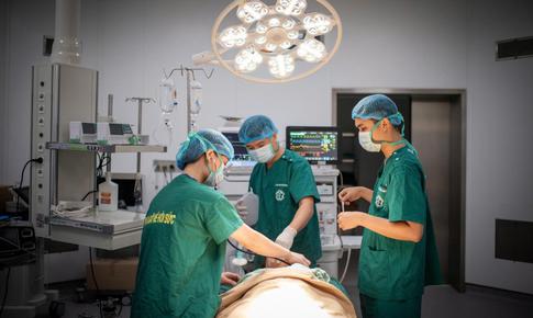 Đặt nền móng an toàn từ những ca mổ đầu tiên
