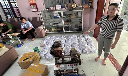 Phát hiện vụ 'Thuốc Đông y gia truyền' dỏm: Nghiền paracetamol trộn lẫn thảo dược