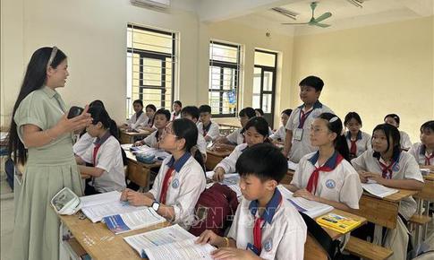 Hiệu trưởng, phó hiệu trưởng giảm chức sau sắp xếp được bảo lưu phụ cấp