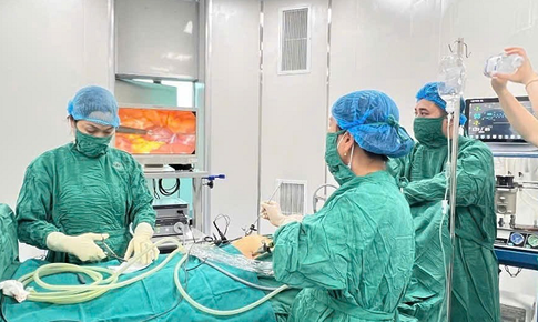 Vỡ nang buồng trứng khiến ổ bụng đầy máu, người phụ nữ 29 tuổi được cứu trong gang tấc