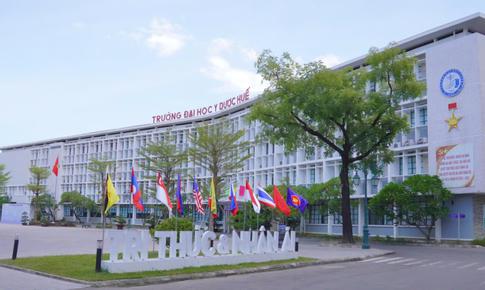 Đại học Huế công bố điểm chuẩn, nhóm ngành sức khỏe có mức điểm thế nào?