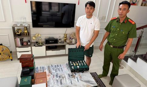 Khởi tố vụ buôn bán đồng hồ giả nhiều thương hiệu nổi tiếng