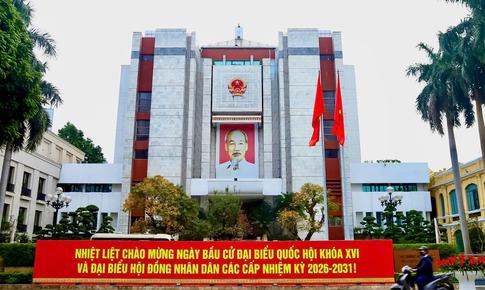 Hà Nội xem xét miễn nhiệm chức vụ Ủy viên UBND TP với 11 lãnh đạo sở, ngành
