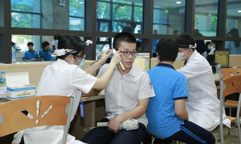 Phải cập nhật kết quả kiểm tra sức khoẻ đầu năm của học sinh lên Cổng dữ liệu của Bộ Y tế